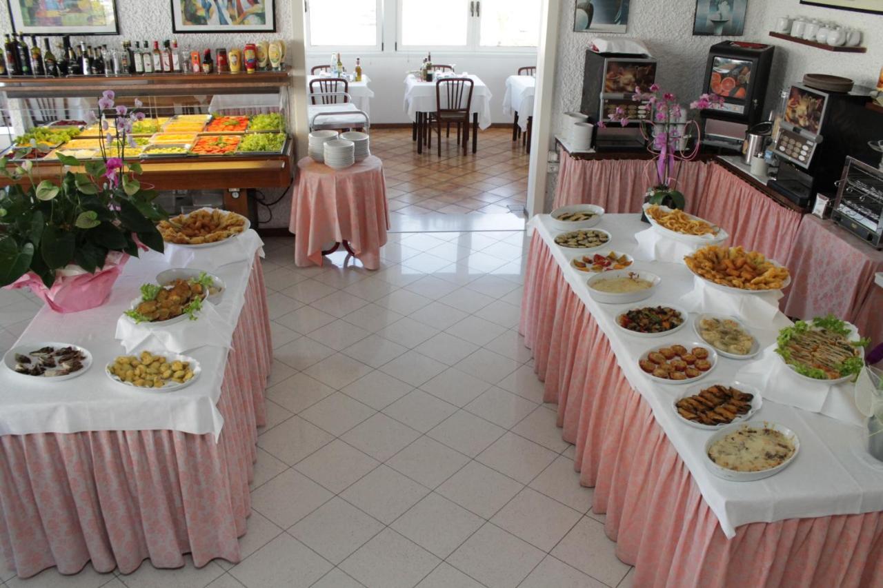 Hotel Driade Sul Mare Римини Екстериор снимка