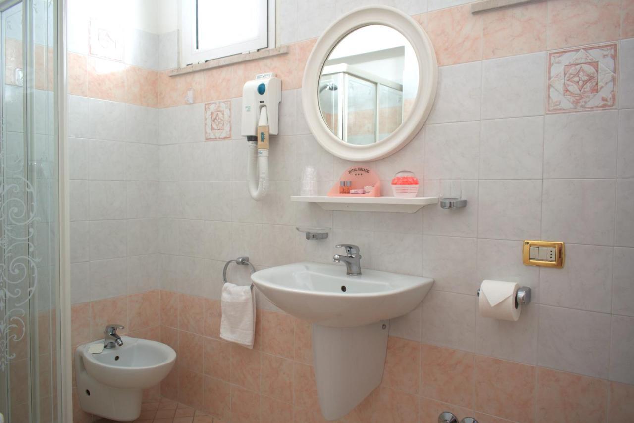 Hotel Driade Sul Mare Римини Екстериор снимка