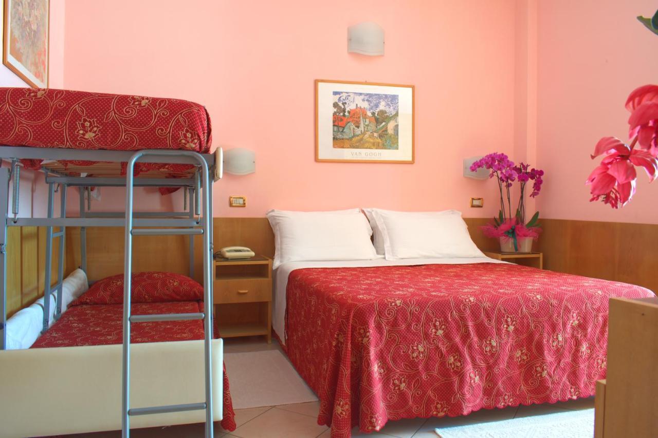 Hotel Driade Sul Mare Римини Екстериор снимка