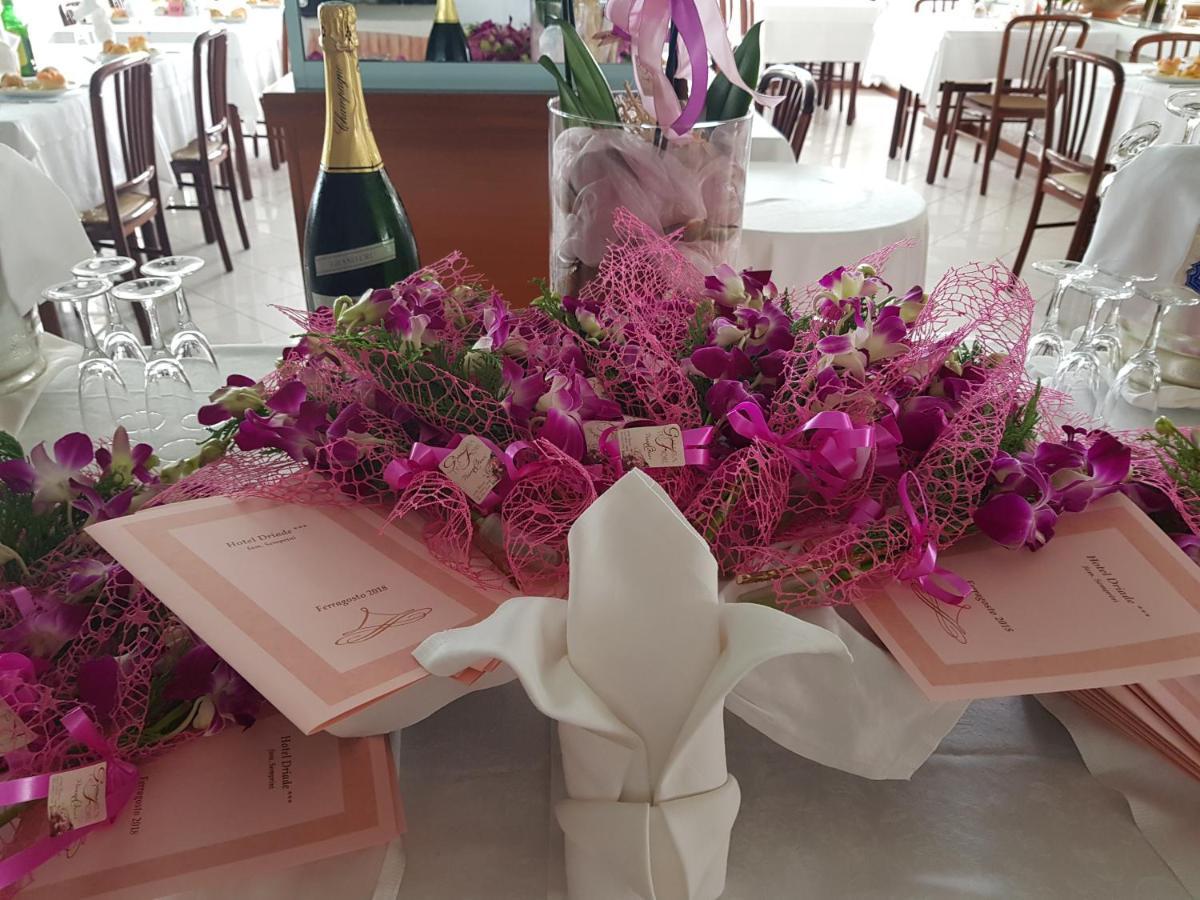 Hotel Driade Sul Mare Римини Екстериор снимка