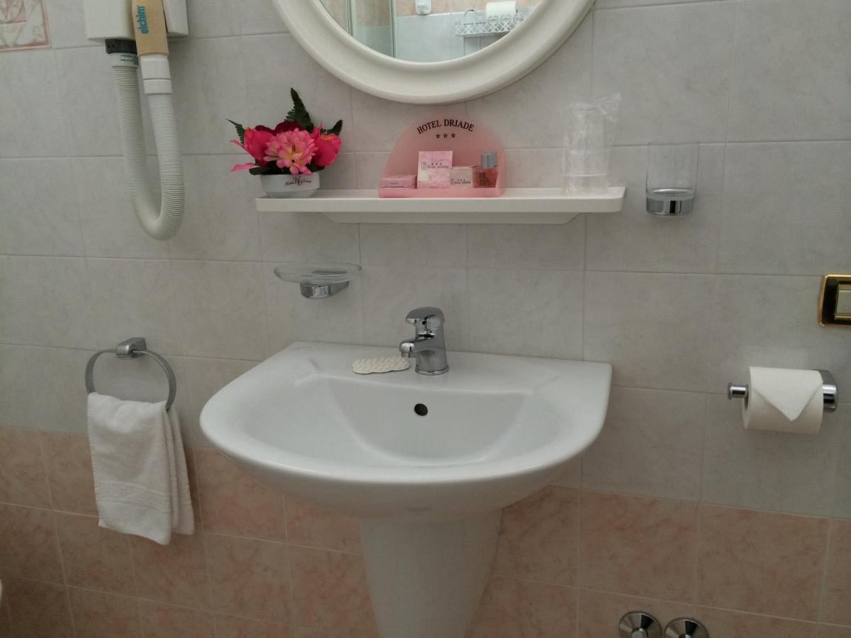 Hotel Driade Sul Mare Римини Екстериор снимка