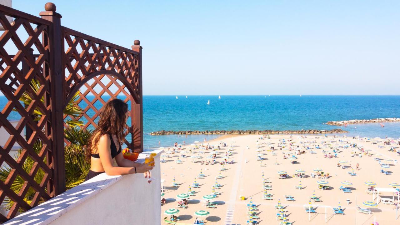 Hotel Driade Sul Mare Римини Екстериор снимка
