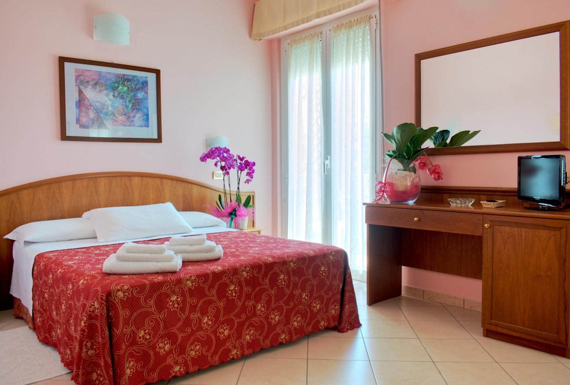 Hotel Driade Sul Mare Римини Екстериор снимка