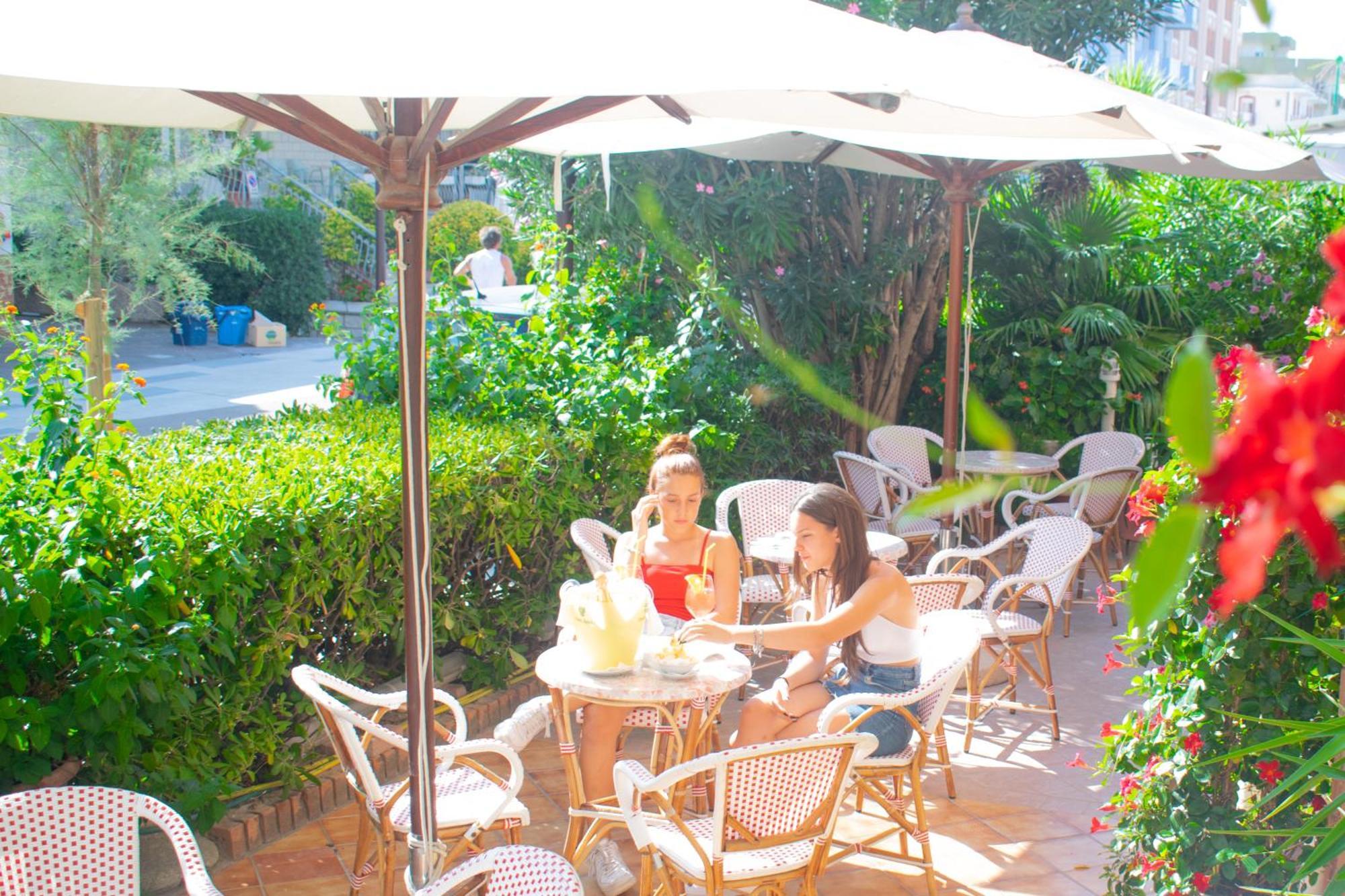 Hotel Driade Sul Mare Римини Екстериор снимка