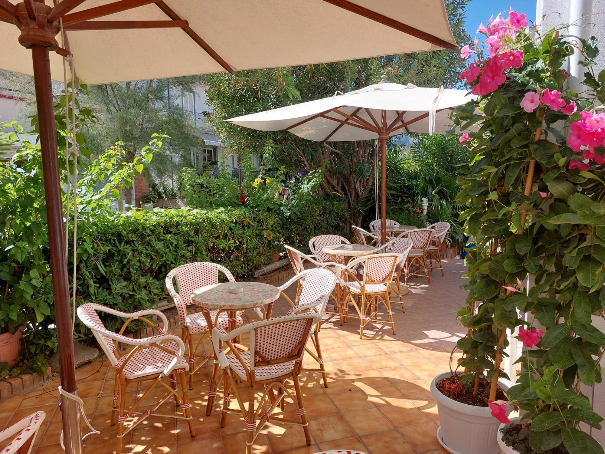 Hotel Driade Sul Mare Римини Екстериор снимка